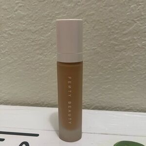 Fenty Beauty Pro Filt’r soft matte foundation